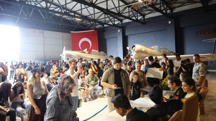 SOLOTÜRK kuyruğu İstanbul Hava Müzesinde yoğun ilgi