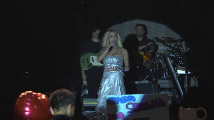 İrem Derici’nin Daha 17 tutkusu konserin önüne geçti