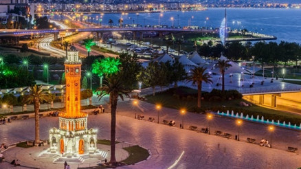 İzmir’in simgesi 125 yıldır ayakta