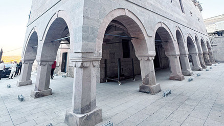 Tarihi kiliseden sürpriz freskler