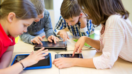 Almanyada okullara 650 tablet alımı iptal, ihale yeniden yapılacak