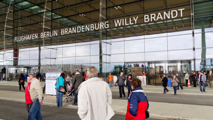 Berlin havalimanında zehirli madde paniği