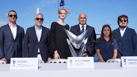 Bosphorus Cup’ta geleneksel Cup Handover töreni gerçekleşti Bosphorus Cup’ta geleneksel Cup Handover töreni gerçekleşti