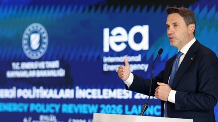 Bakan Bayraktar: Yeni dönemde elektrikleşmeye yüzde 100 inanıyoruz Bakan Bayraktar: Yeni dönemde elektrikleşmeye yüzde 100 inanıyoruz