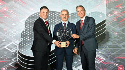 İzmir’e 100 milyon dolarlık veri merkezi