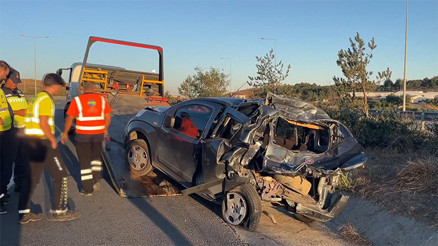 Kuzey Marmara Otoyolunda TIR hafif ticari araca çarptı: 1i çocuk 6 yaralı