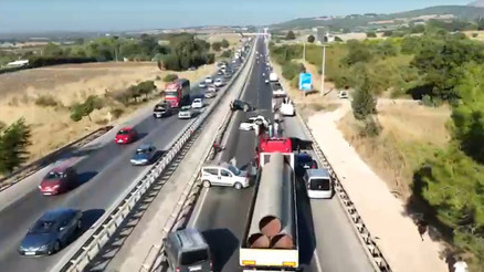 Bursada mazot dökülen yolda zincirleme kaza: 4 yaralı