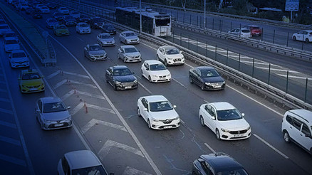 İstanbulda uyum haftası gününde trafik yoğunluğu