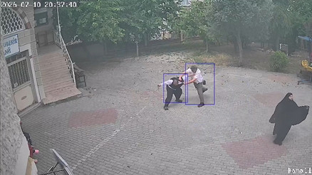Camide yardım parası kavgası: Cuma paralarının kaydını isteyen müezzine imam yumruklarla saldırdı