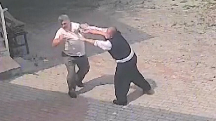 Camide yardım parası kavgası Camide yardım parası kavgası