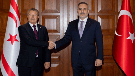 Dışişleri Bakanı Hakan Fidan, KKTC Başbakanı Üstel ve Irak Temsilciler Meclisi Başkanı Al-Halbusi’yi kabul etti