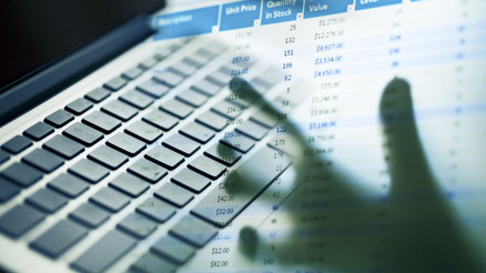Almanyada bankacı skandalı: Ölülerin hesaplarını yıllarca yağmaladı