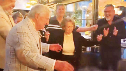Koç Ailesi’nin iki çınarı dans pistinde