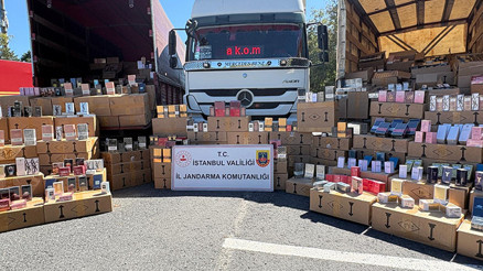 Orijinal gibi göstermek için karekod koymuşlar: Bağcılarda 200 milyonluk sahte parfüm vurgunu