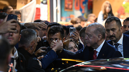 Cumhurbaşkanı Erdoğan Rize’de: Yaklaşan seçimlerde aynı gayreti bekliyorum Cumhurbaşkanı Erdoğan Rize’de: Yaklaşan seçimlerde aynı gayreti bekliyorum