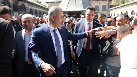 Dışişleri Bakanı Hakan Fidandan Diyarbakırda esnaf ziyareti