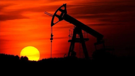 CNN duyurdu... Suudi Arabistandaki petrol boru hattı vuruldu