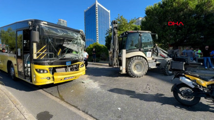Beşiktaşta İETT otobüsü iş makinesine çarptı