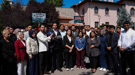 Ulucanlar önünde demokrasi vurgusu Ulucanlar önünde demokrasi vurgusu