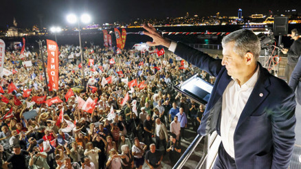 Boyun eğmeyenler tarihe geçti