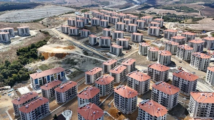 İstanbulda kiralık sosyal konut başvuruları başladı: Arnavutköydeki 90 konut havadan görüntülendi