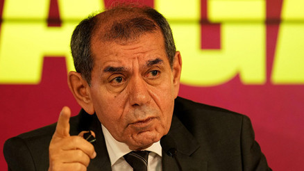 Dursun Özbekten transferde geç kalındı eleştirilerine yanıt: Temmuzda yapsak 50 milyon euro fazla ödeyecektik Dursun Özbekten transferde geç kalındı eleştirilerine yanıt: Temmuzda yapsak 50 milyon euro fazla ödeyecektik