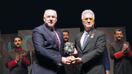 Kosova’da özel madalya aldı