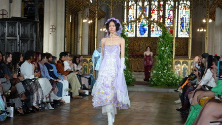 Londra Moda Haftası’nda (LFW) Bora Aksu’dan Gaziantep esintisi