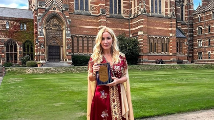 Türk-Alman Dostluk Federasyonu Hessen Başkanı Yeşim Çevik’e Oxford’dan prestijli ödül