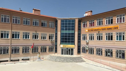 İnci Üzmez kimdir, nereli İnci Üzmez Mesleki ve Teknik Anadolu Lisesi nerede