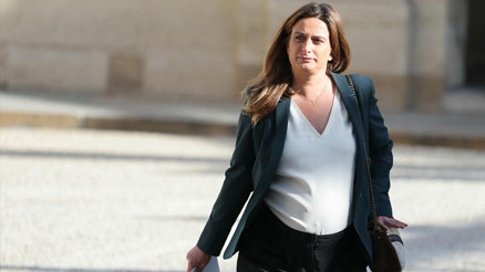 Fransada bir ilk: Seçim yarışı sırasında bebeği oldu