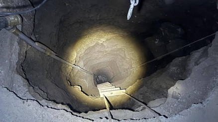 Define ararken evin altını kazdılar: 25 metrelik çukur ortaya çıktı