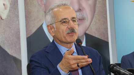 Bakan Uraloğlu: Bütün taraflarla görüşebilen bir lider varsa o da Recep Tayyip Erdoğan Bakan Uraloğlu: Bütün taraflarla görüşebilen bir lider varsa o da Recep Tayyip Erdoğan