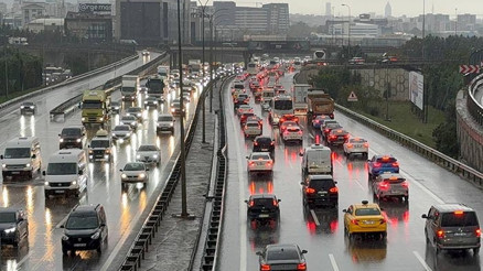 İstanbulda sağanak etkisi: Trafik yoğunluğu yüzde 89a ulaştı