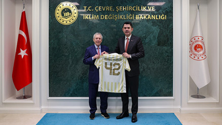 Bakan Kurum, Fenerbahçe Başkanı Aziz Yıldırım ile görüştü