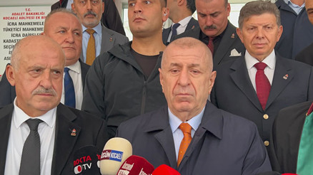 Ümit Özdağ, Kocaelide tehdit suçlamasıyla hakim karşısına çıktı