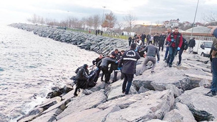9 yıldır aradığı oğlu kimsesizler mezarlığından çıkan babanın isyanı: Herkesten şikayetçiyim 9 yıldır aradığı oğlu kimsesizler mezarlığından çıkan babanın isyanı: Herkesten şikayetçiyim