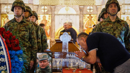 Bosna Hersekten Sırbistana soykırımcı Mladiç tepkisi Bosna Hersekten Sırbistana soykırımcı Mladiç tepkisi