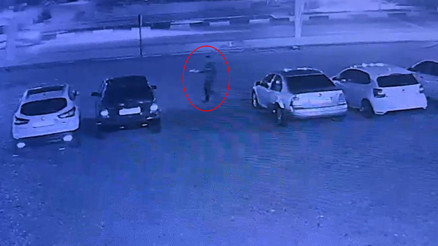 Antalyada oto galeri kundaklandı: 6 otomobil benzinle ateşe verildi