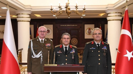 Genelkurmay Başkanı Bayraktaroğlu, Polonya Kara Kuvvetleri Müfettişi Tümgeneral Fajkowskiyi kabul etti