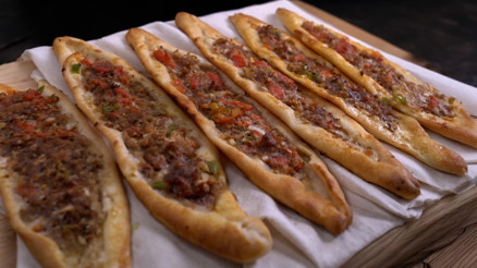Glutensiz mini kıymalı pide