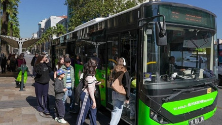 Öğrencilere aylık 44 ücretsiz biniş hakkı Öğrencilere aylık 44 ücretsiz biniş hakkı