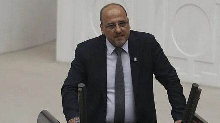 TİP Milletvekili Ahmet Şık, Eskişehirde rahatsızlanarak hastaneye kaldırıldı