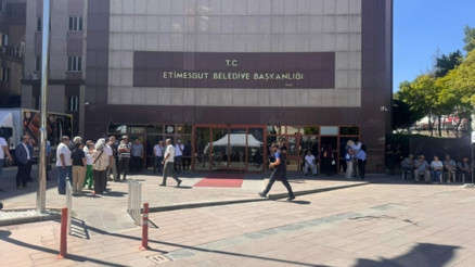 Ankara Etimesgut Belediyesine operasyon: İki belediye başkan yardımcısı dahil 25 kişi gözaltına alındı