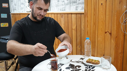 Çaya, tatlıya, suya pul biber döküyor Samsunlu esnafın acı tutkusu şaşırtıyor