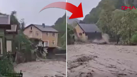Sakaryada şiddetli sağanak | Dere kenarındaki iki katlı villa yıkıldı O anlar kamerada...