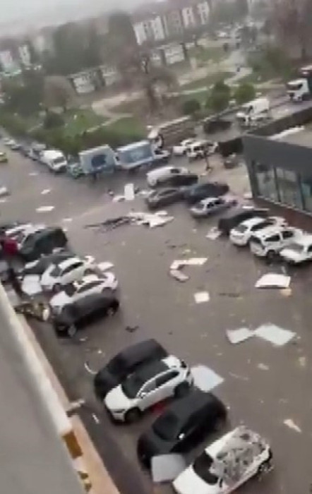 Gaziantepte süper hücre fırtınası... Çatılar uçtu, dereler taştı