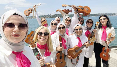 Müzik öğretmenlerinden ‘ukulele’ orkestrası