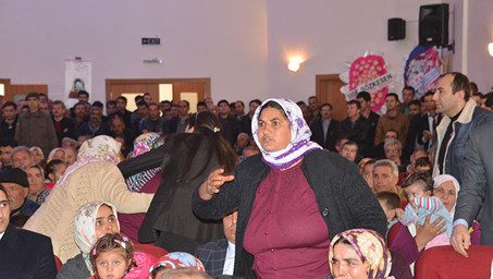 Bakanlar, Ermenekte tapu dağıtımı töreninde protesto edildi