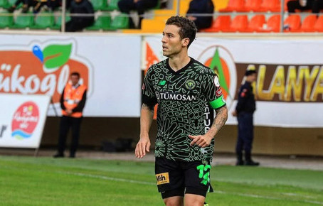 Galatasaray maçı öncesi Konyasporda kadro dışı kararı